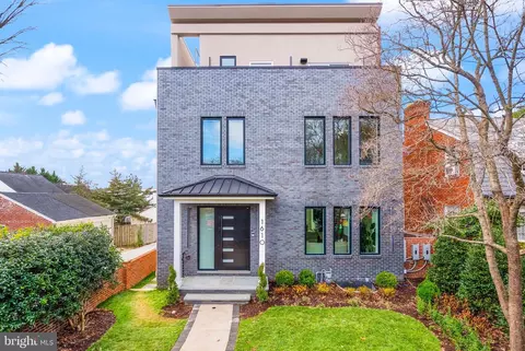 1610 Foxhall Rd NW, Washington, DC 20007