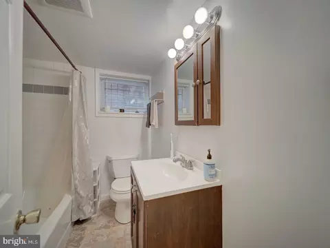 Bath - 1002 C St NE, Washington, DC 20002 photo 3 of 3
