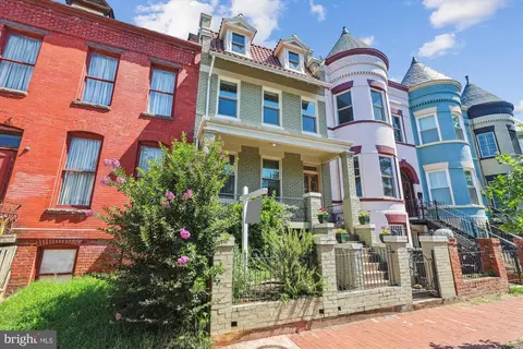 Exterior - 1002 C St NE, Washington, DC 20002 photo 2 of 19