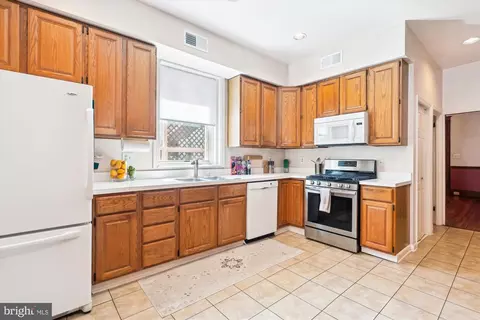 Kitchen - 1002 C St NE, Washington, DC 20002 photo 3 of 4