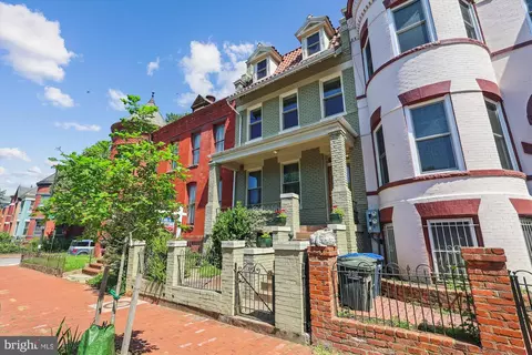 Exterior - 1002 C St NE, Washington, DC 20002 photo 4 of 19