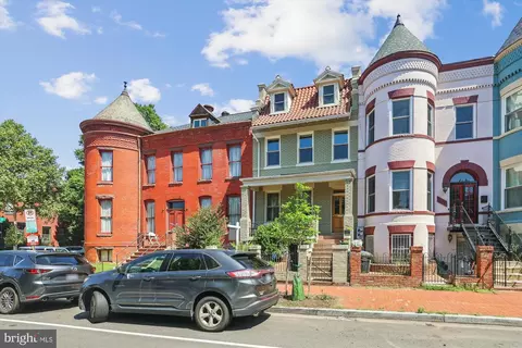 Exterior - 1002 C St NE, Washington, DC 20002 photo 6 of 19