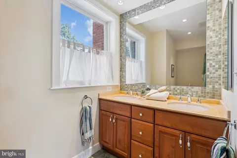 Bath - 1002 C St NE, Washington, DC 20002 photo 1 of 3