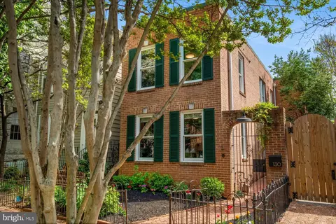 130 10th St SE, Washington, DC 20003 photo 3