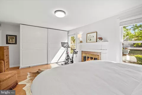 130 10th St SE, Washington, DC 20003 photo 28