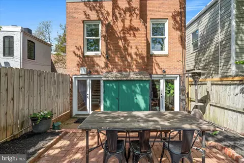 130 10th St SE, Washington, DC 20003 photo 10