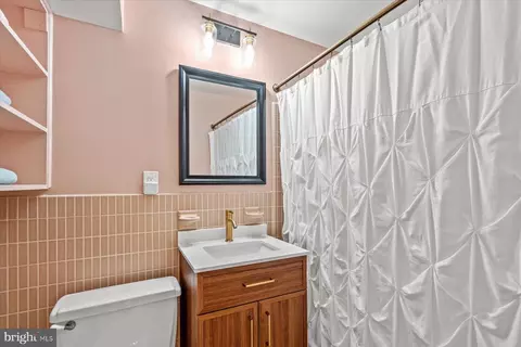 130 10th St SE, Washington, DC 20003 photo 22