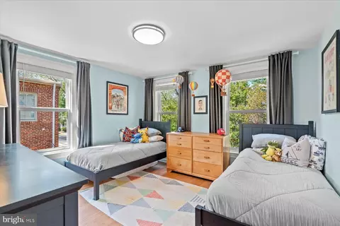 130 10th St SE, Washington, DC 20003 photo 25