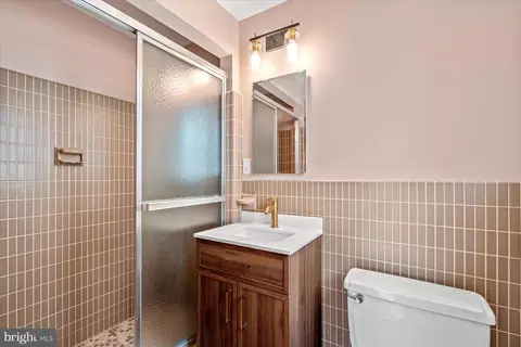 130 10th St SE, Washington, DC 20003 photo 27