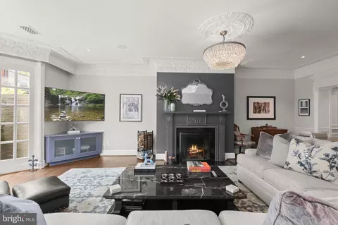 Living - 209 10th St SE, Washington, DC 20003 photo 3 of 3