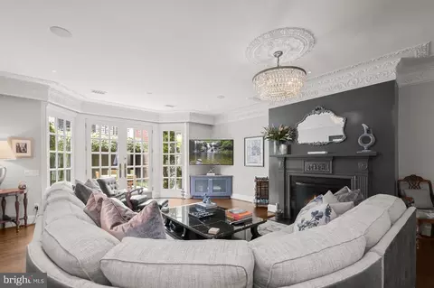 Living - 209 10th St SE, Washington, DC 20003 photo 1 of 3