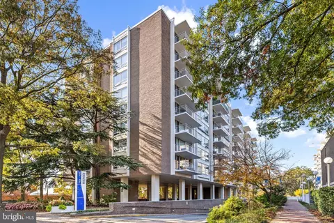 1435 4th St SW #B812, Washington, DC 20024
