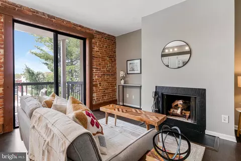 1320 21st St NW #406, Washington, DC 20036