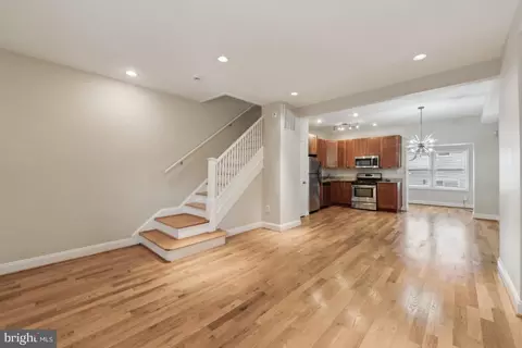 Living - 237 Douglas St NE, Washington, DC 20002 photo 2 of 4