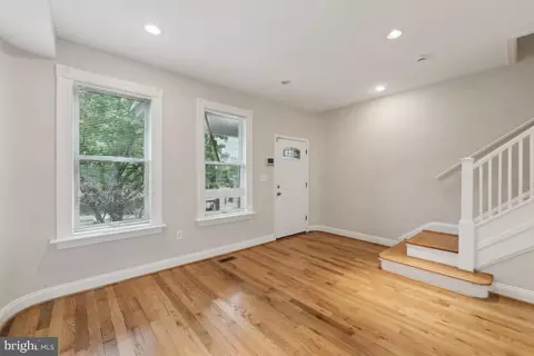 Living - 237 Douglas St NE, Washington, DC 20002 photo 3 of 4