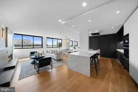 700 New Hampshire Ave NW #1502/3, Washington, DC 20037