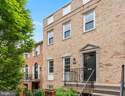 3273 Sutton Pl NW #A, Washington, DC 20016