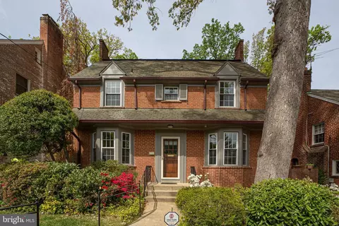 1715 Crestwood Dr NW, Washington, DC 20011