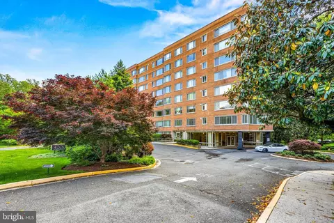 4200 Cathedral Ave NW #506, Washington, DC 20016