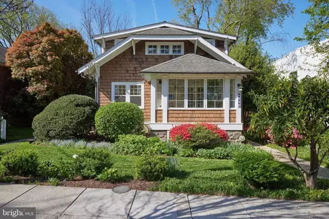 4236 River Rd NW, Washington, DC 20016