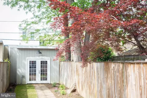 Exterior - 1354 L St SE, Washington, DC 20003 photo 5 of 8