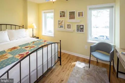 Bedroom - 1354 L St SE, Washington, DC 20003 photo 3 of 6