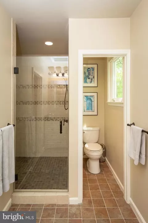 Bath - 1354 L St SE, Washington, DC 20003 photo 6 of 8