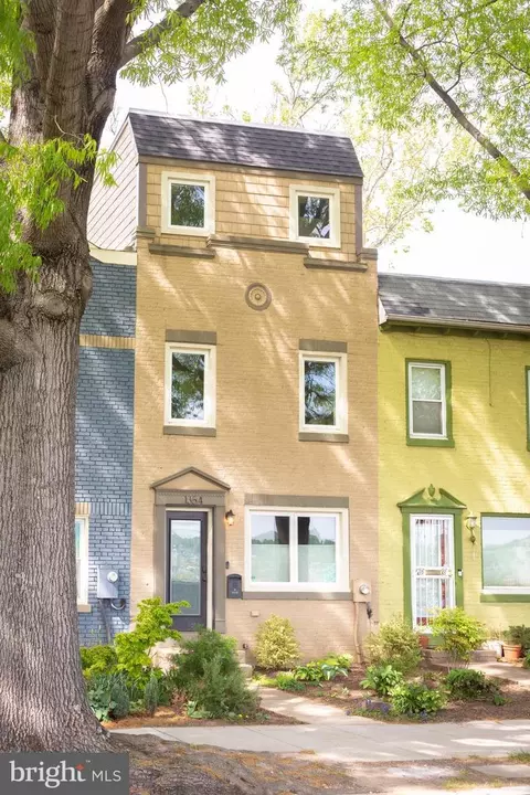 Exterior - 1354 L St SE, Washington, DC 20003 photo 4 of 8