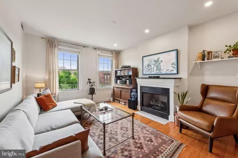 3220 17th St NW #309, Washington, DC 20010