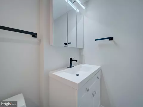 Bath - 1004 18th St NE #2, Washington, DC 20002 photo 3 of 3