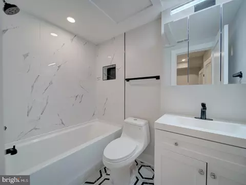 Bath - 1004 18th St NE #2, Washington, DC 20002 photo 2 of 3