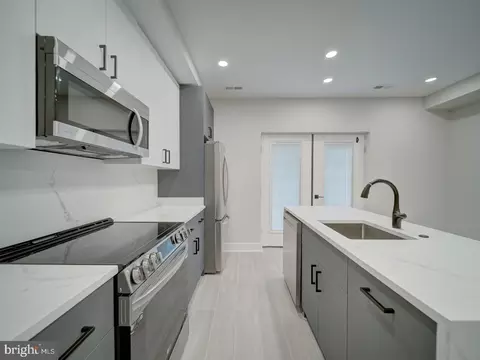 Kitchen - 1004 18th St NE #2, Washington, DC 20002 photo 4 of 8
