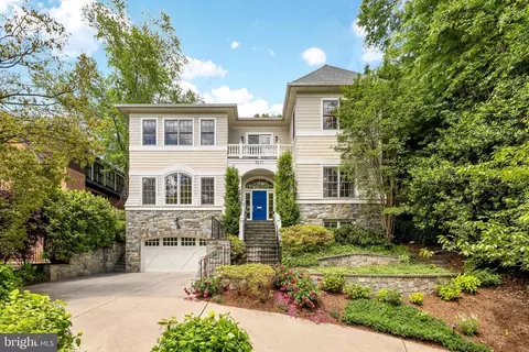 5017 Klingle St NW, Washington, DC 20016