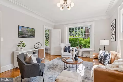 2039 New Hampshire Ave NW #104, Washington, DC 20009