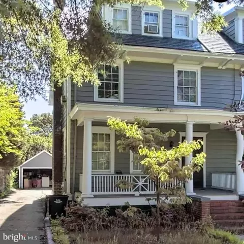 3107 34th St NW, Washington, DC 20008