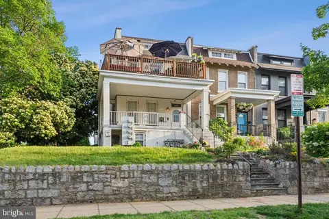 1637 A St NE #3, Washington, DC 20002