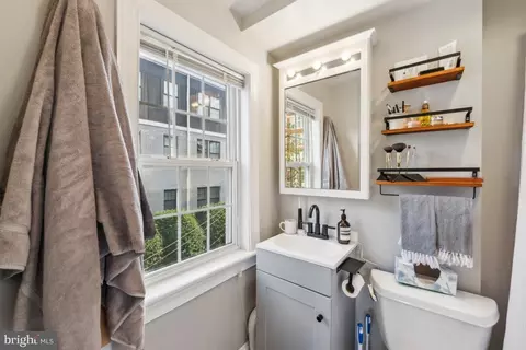 1637 A St NE #3, Washington, DC 20002 photo 21