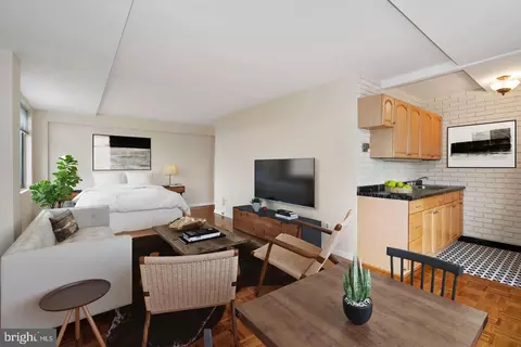 940 25th St NW #710-S, Washington, DC 20037 photo 3