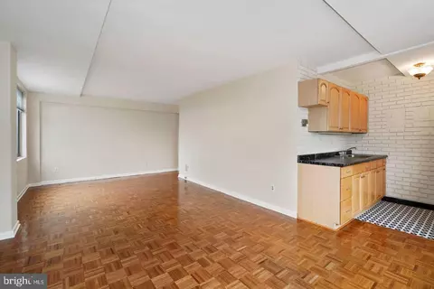940 25th St NW #710-S, Washington, DC 20037 photo 4