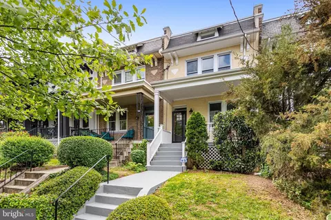 418 Crittenden St NW, Washington, DC 20011