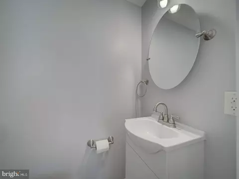 Bath - 371 Chaplin St SE, Washington, DC 20019 photo 1 of 7