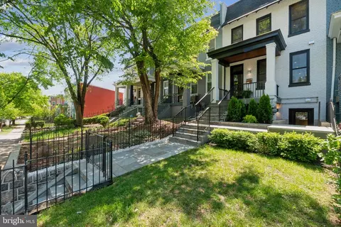 321 L St NE, Washington, DC 20002