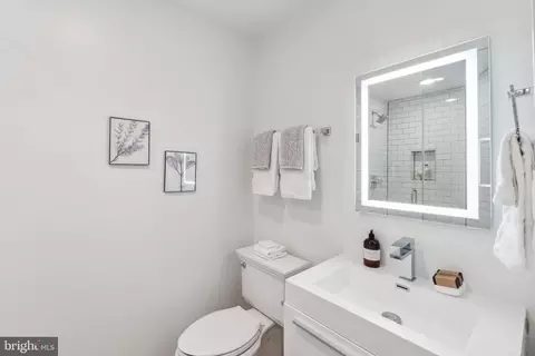 Bath - 321 L St NE, Washington, DC 20002 photo 6 of 6