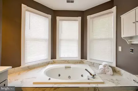 209 11th St NE, Washington, DC 20002 photo 43