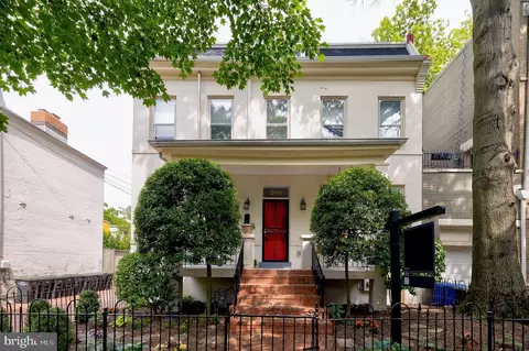 209 11th St NE, Washington, DC 20002 photo 4