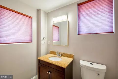 209 11th St NE, Washington, DC 20002 photo 59