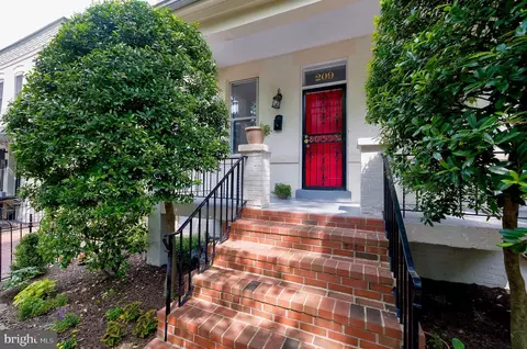 209 11th St NE, Washington, DC 20002 photo 6