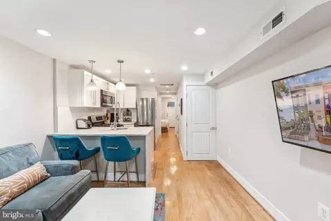 718 13th St SE, Washington, DC 20003 photo 4