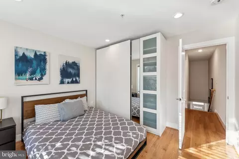 718 13th St SE, Washington, DC 20003 photo 10