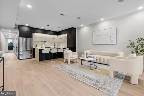512 Taylor St NW #1, Washington, DC 20011